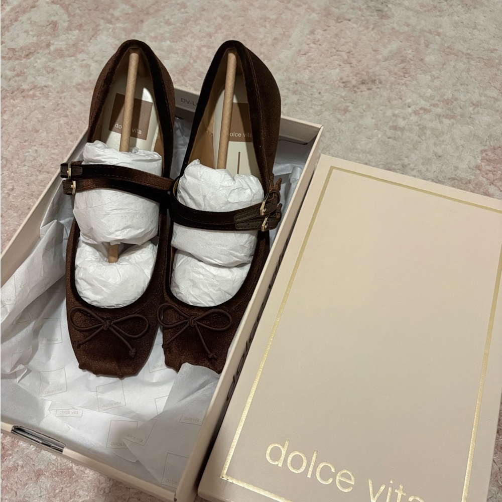 Dolce Vita Gibsen Chocolate Ballet Flats (Brand new never been worn)